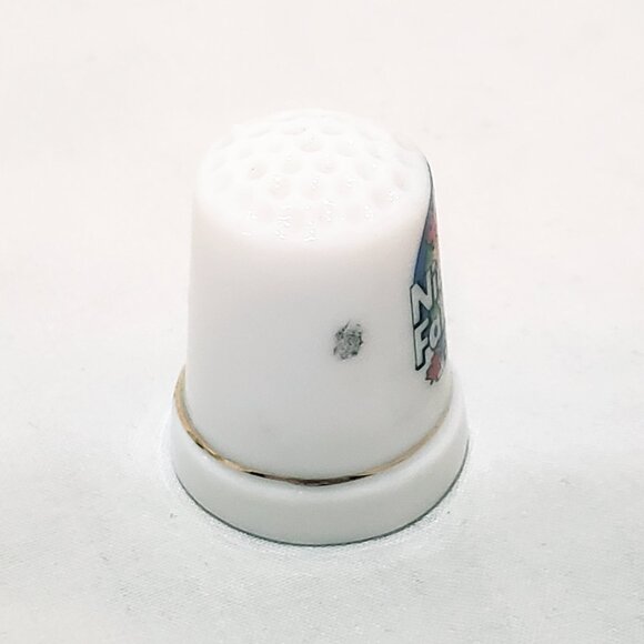 Niagara Falls Canada Thimble Souvenir Porcelain Vintage 1" White Maple Leaf - Picture 3 of 7